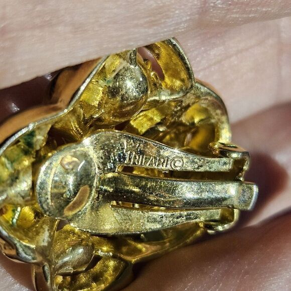 Vintage Large Trifari Quatrefoil Stud Earrings Oval Rhinestones - Picture 4 of 4